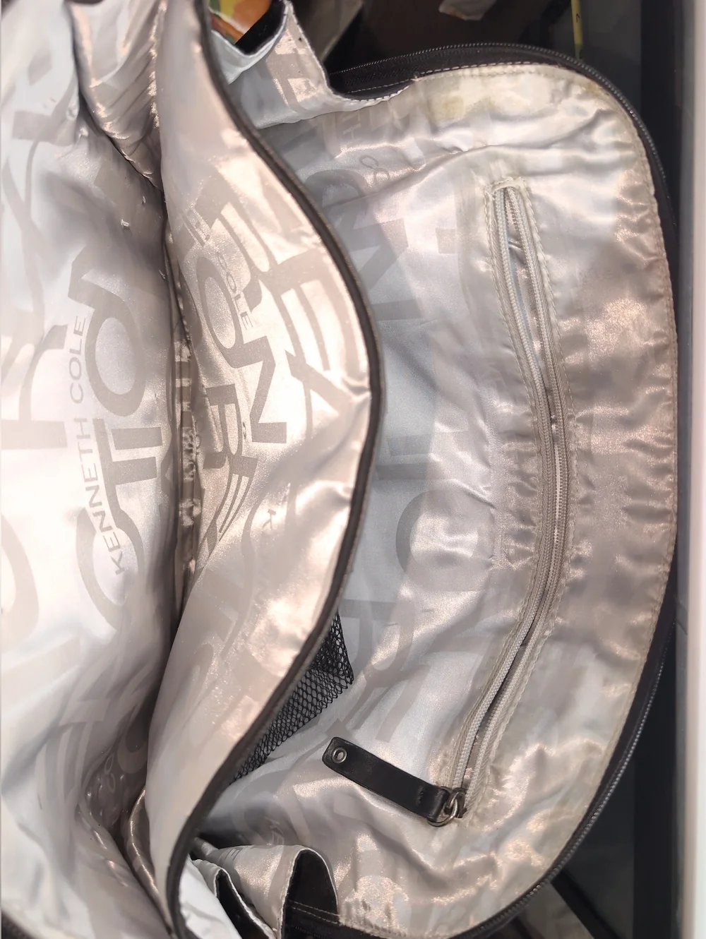 Kenneth Cole Reaction 17 Inch Laptop Shoulder Bag
